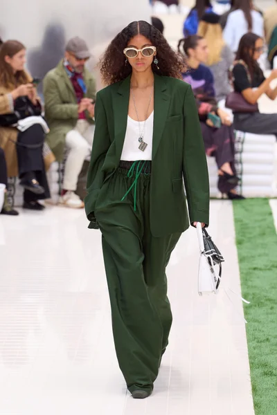 Look 35